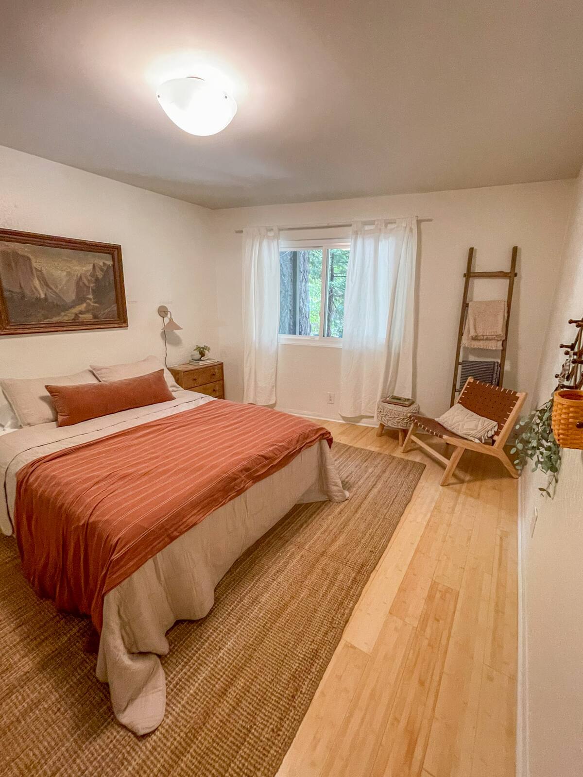 Bedroom 2 with queen bed at Cloud Break