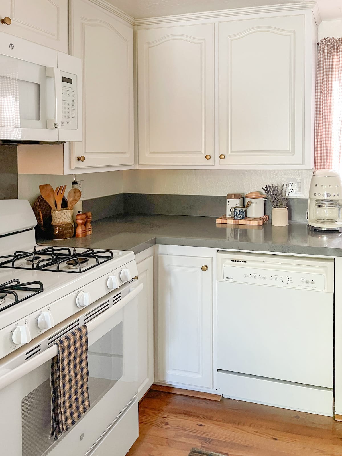 Kitchen with gas stove and cozy details